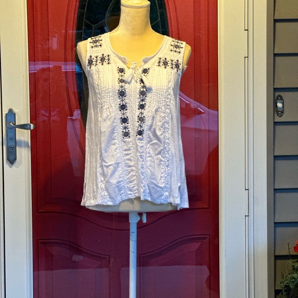 Lucky Brand Sleeveless Top - Picture 3 of 10